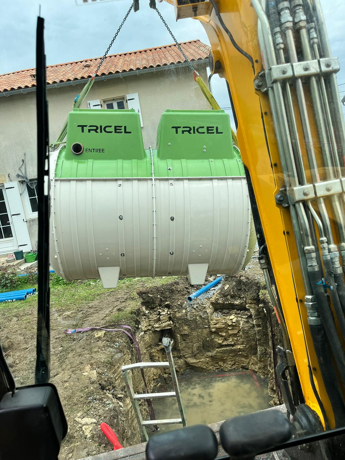 Raccordement au tout-à-l'égout d'une longère à Esnandes